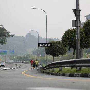 Runner Photo 7035058
