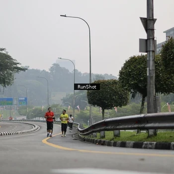 Runner Photo 7035064