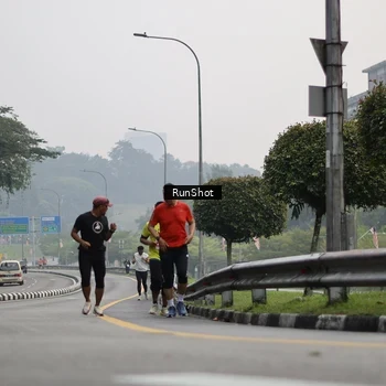 Runner Photo 7035075