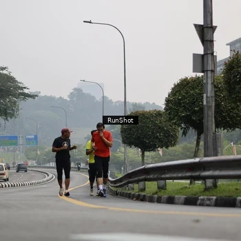Runner Photo 7035076