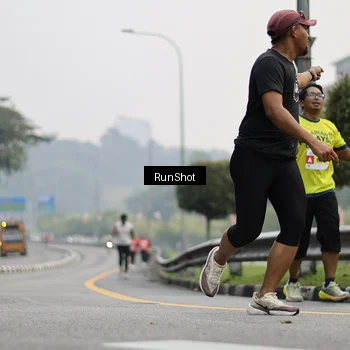Runner Photo 7035080