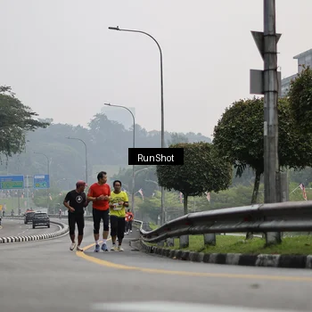 Runner Photo 7035083