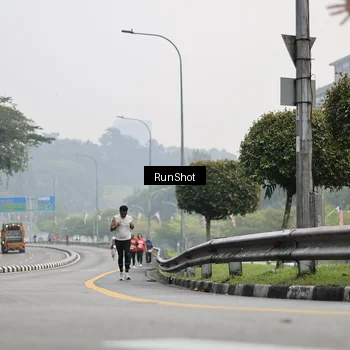 Runner Photo 7035087