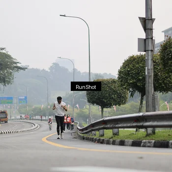 Runner Photo 7035088