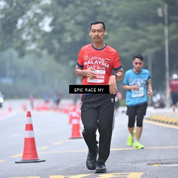 Runner Photo 7035092
