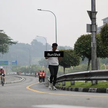 Runner Photo 7035093