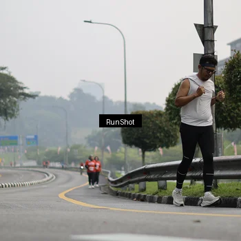 Runner Photo 7035095