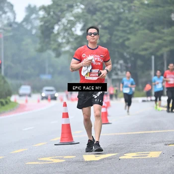Runner Photo 7035102