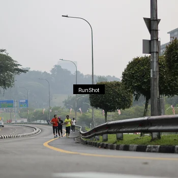 Runner Photo 7035103
