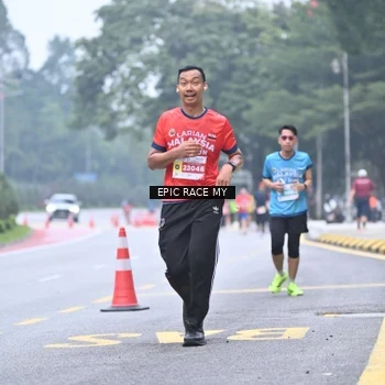 Runner Photo 7035105