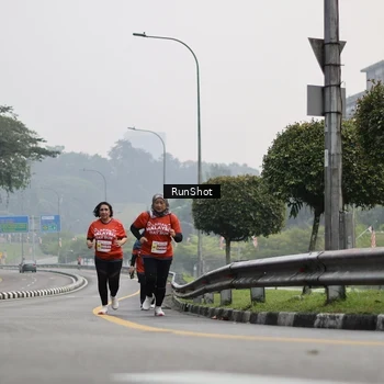 Runner Photo 7035118