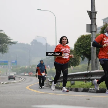 Runner Photo 7035121