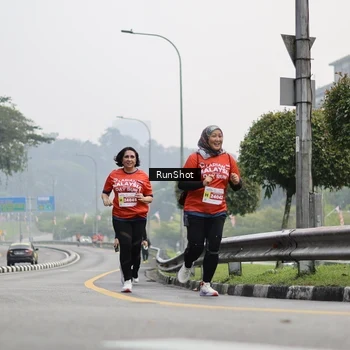 Runner Photo 7035122