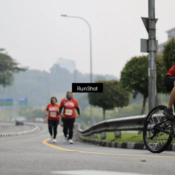 Runner Photo 7035125