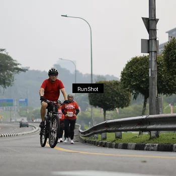 Runner Photo 7035129