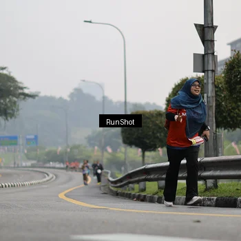 Runner Photo 7035135