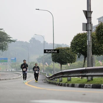 Runner Photo 7035150