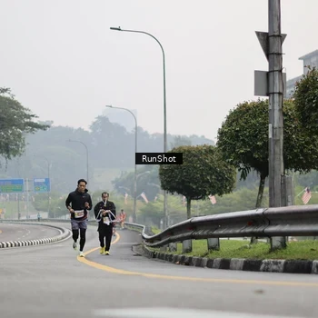 Runner Photo 7035151