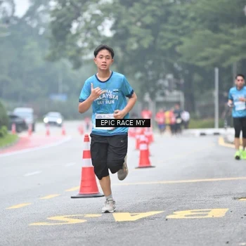 Runner Photo 7035154