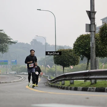 Runner Photo 7035156