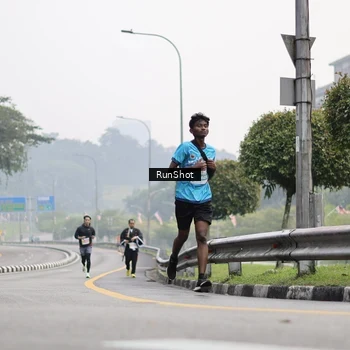 Runner Photo 7035159