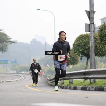 Runner Photo 7035168