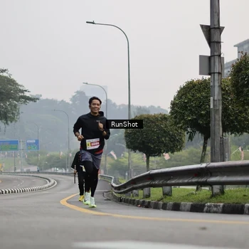 Runner Photo 7035171
