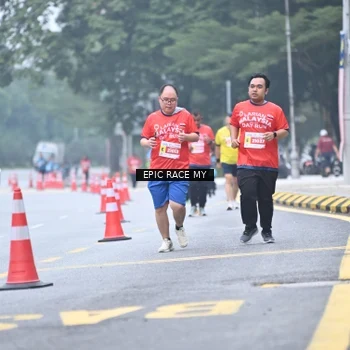 Runner Photo 7035175