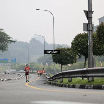 Runner Photo 7035177