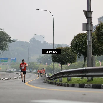 Runner Photo 7035182