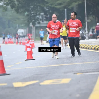 Runner Photo 7035184