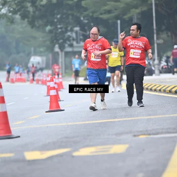 Runner Photo 7035185