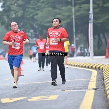Runner Photo 7035195