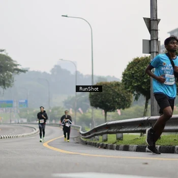 Runner Photo 7035200