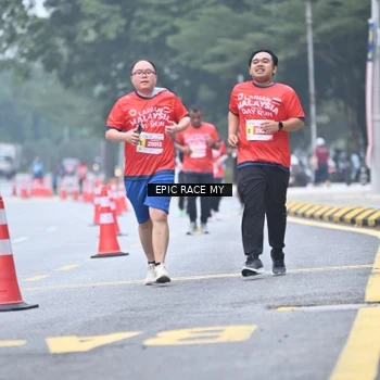 Runner Photo 7035201
