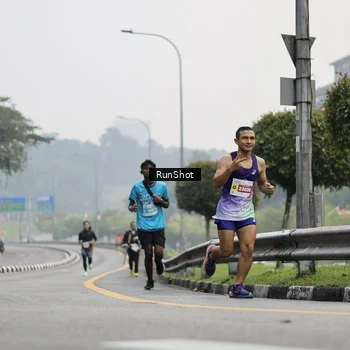 Runner Photo 7035202