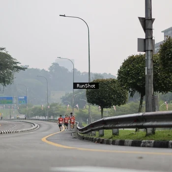 Runner Photo 7035210