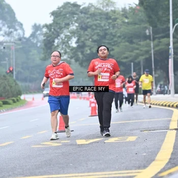 Runner Photo 7035212