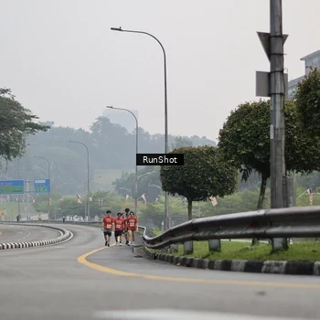 Runner Photo 7035214