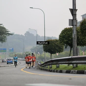 Runner Photo 7035223