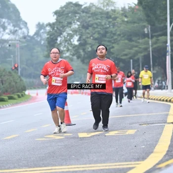 Runner Photo 7035227