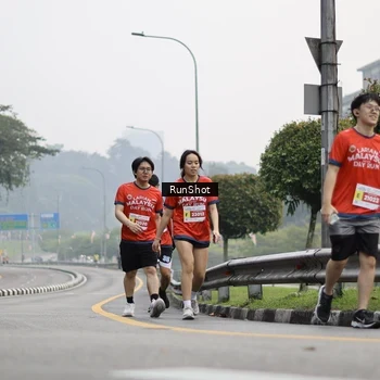 Runner Photo 7035240