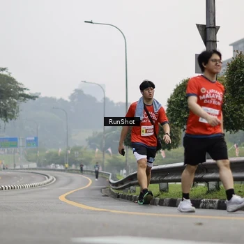 Runner Photo 7035241