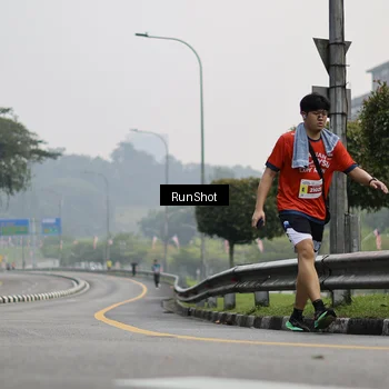 Runner Photo 7035243