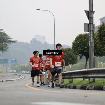 Runner Photo 7035244