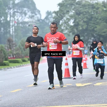 Runner Photo 7035245