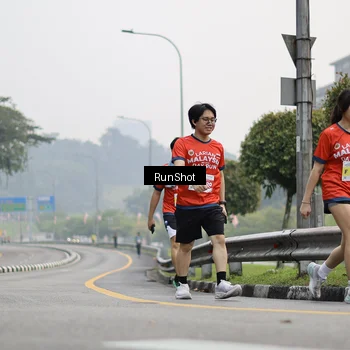 Runner Photo 7035247