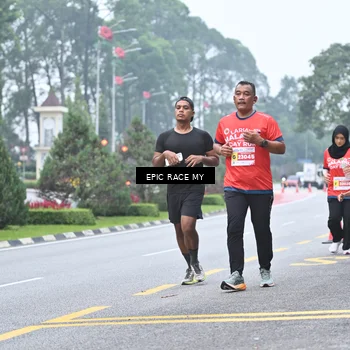 Runner Photo 7035258