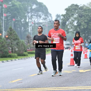 Runner Photo 7035266