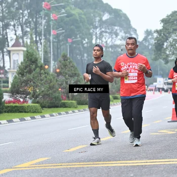 Runner Photo 7035267
